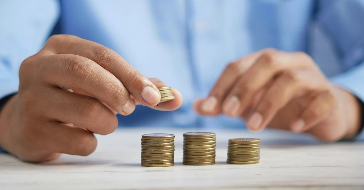 Smart Budgeting Tips 2025 – Save More, Spend Smarter!